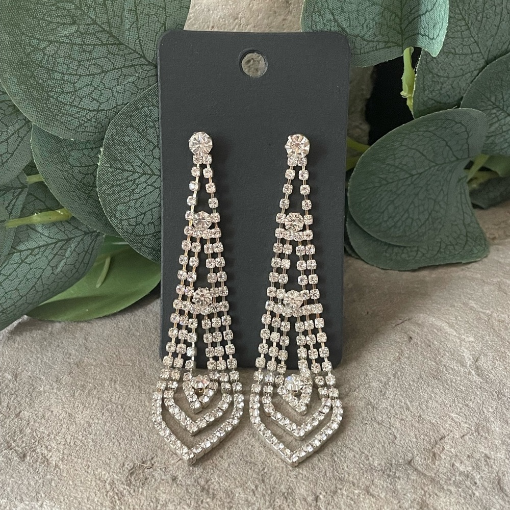 Rhinestone chandelier earrings - Picture 3 of 3